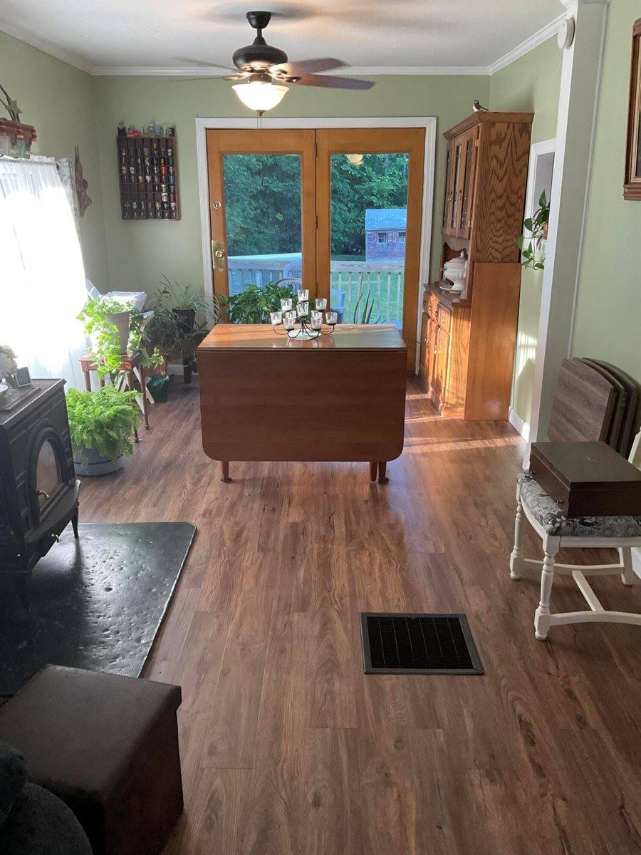 17 Baker Street, Clinton, ME 04927