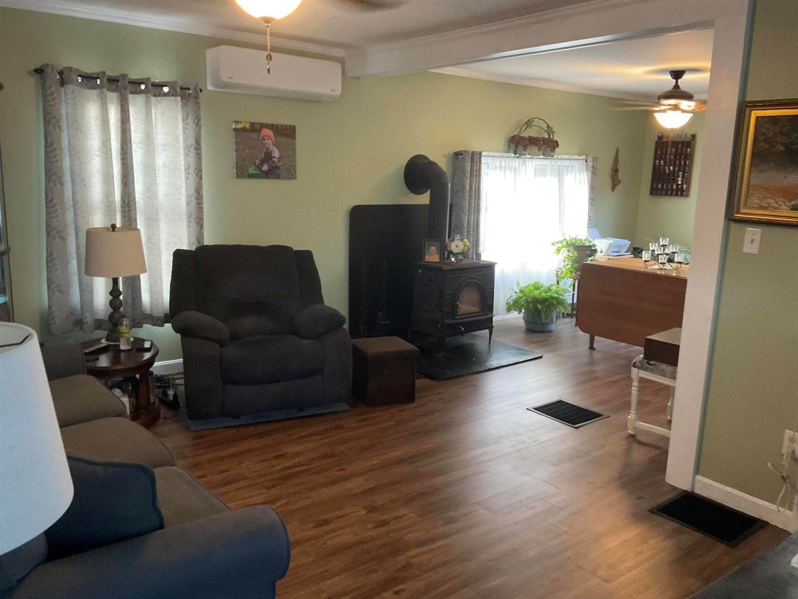 17 Baker Street, Clinton, ME 04927