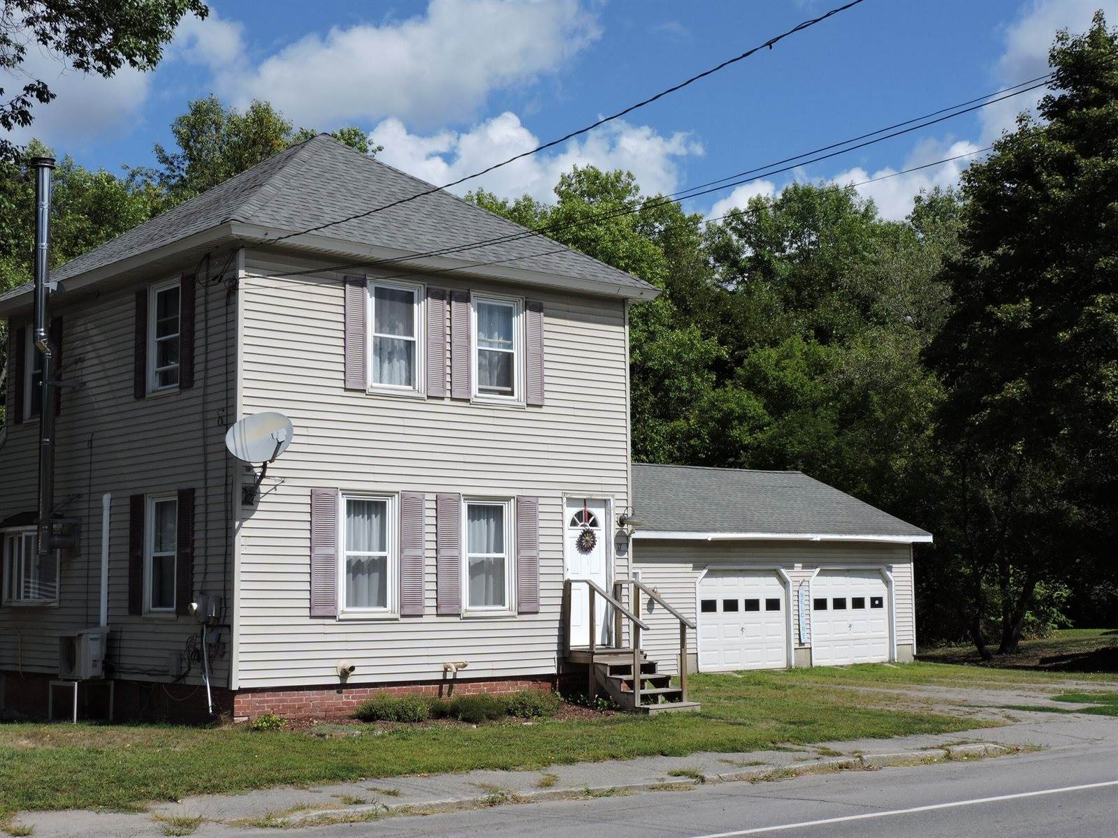 17 Baker Street, Clinton, ME 04927