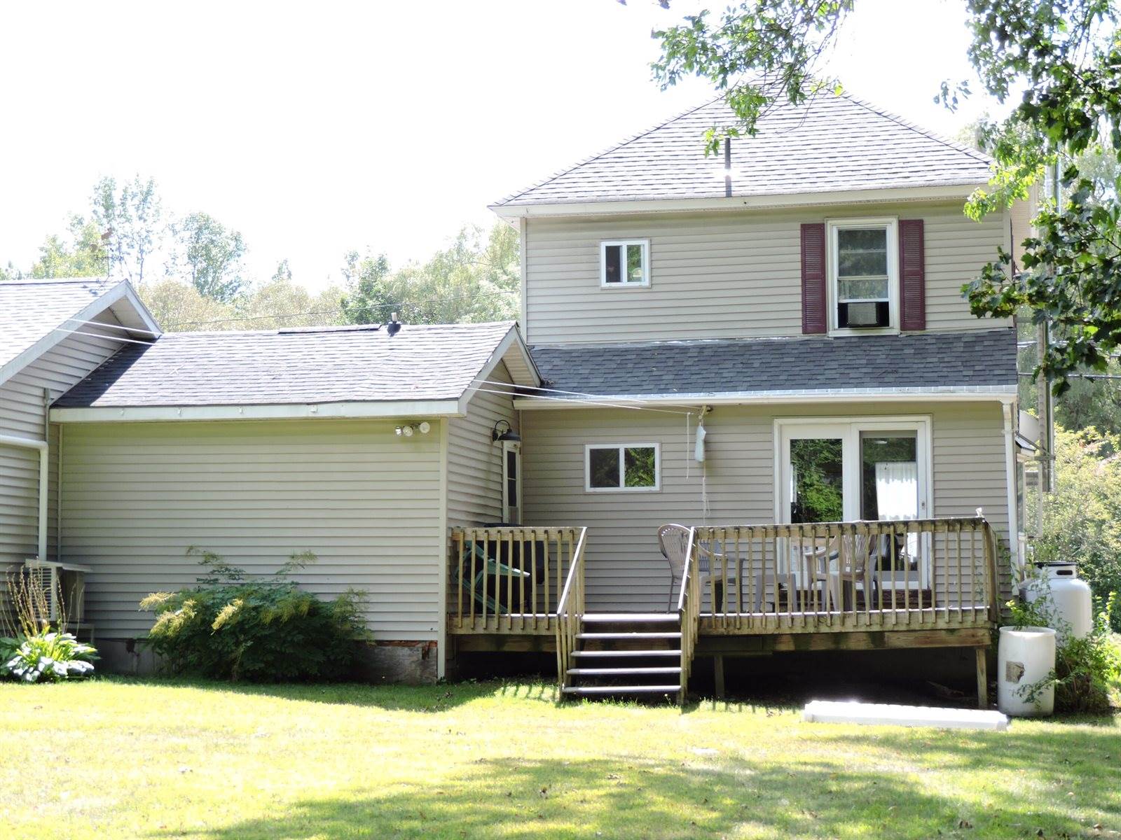 17 Baker Street, Clinton, ME 04927