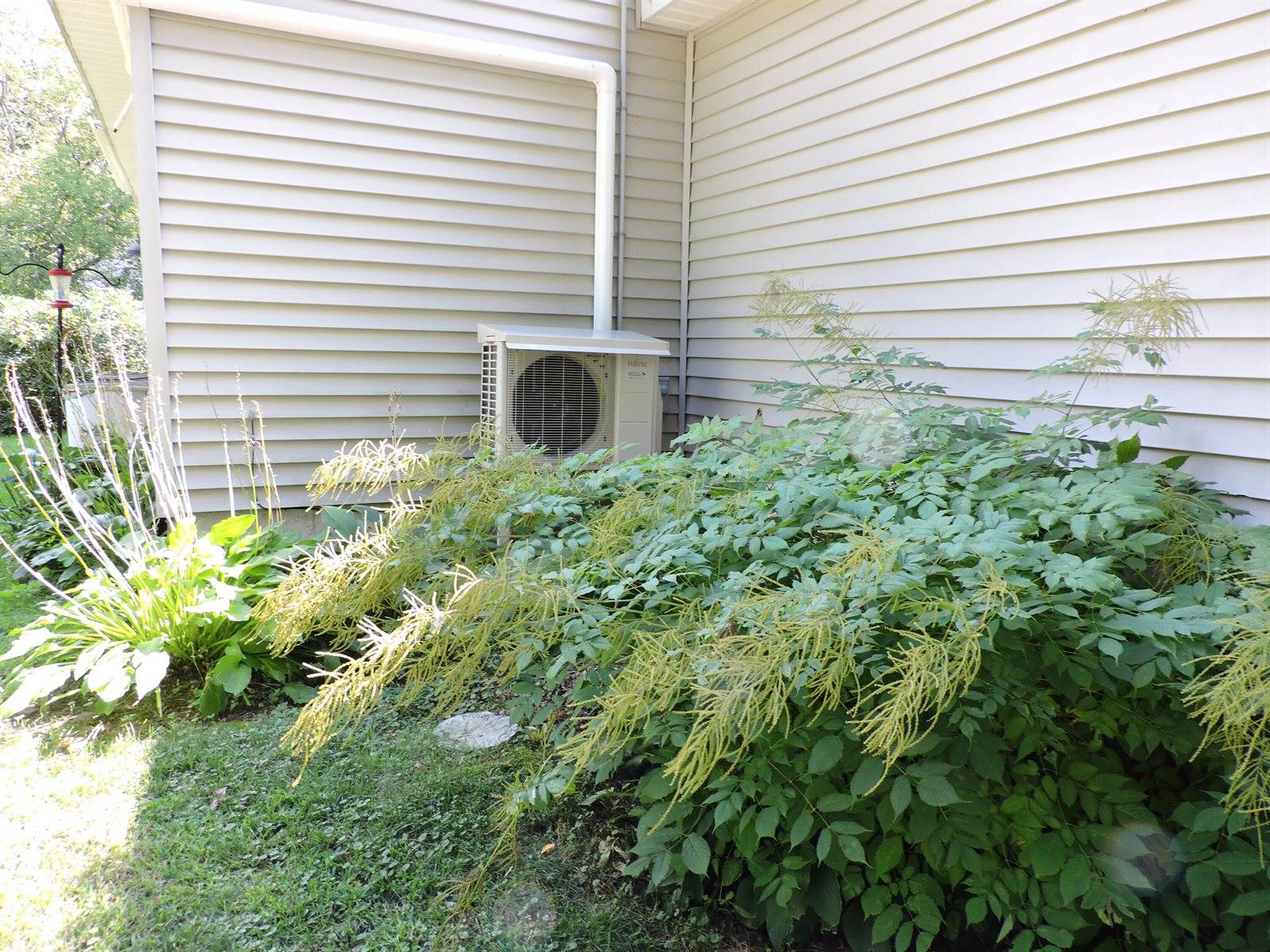 17 Baker Street, Clinton, ME 04927