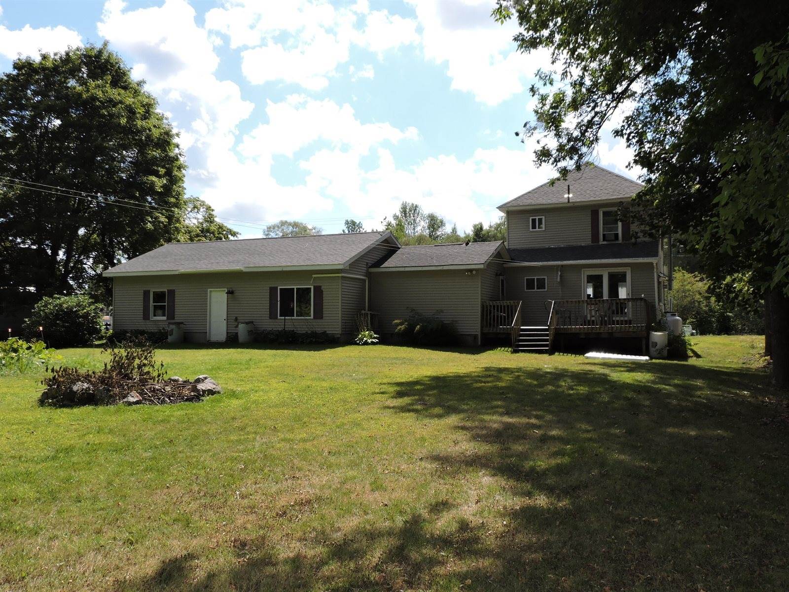 17 Baker Street, Clinton, ME 04927