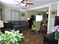 17 Baker Street, Clinton, ME 04927