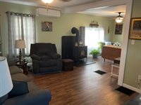 17 Baker Street, Clinton, ME 04927