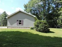 17 Baker Street, Clinton, ME 04927