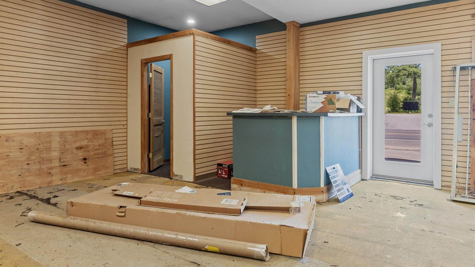 673 Main Road North, Hampden, ME 04444