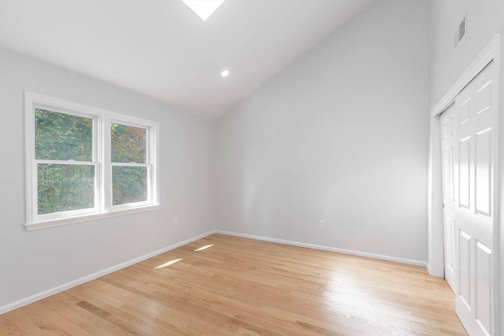 95 Tennis Plaza Rd, Dracut, MA 01826