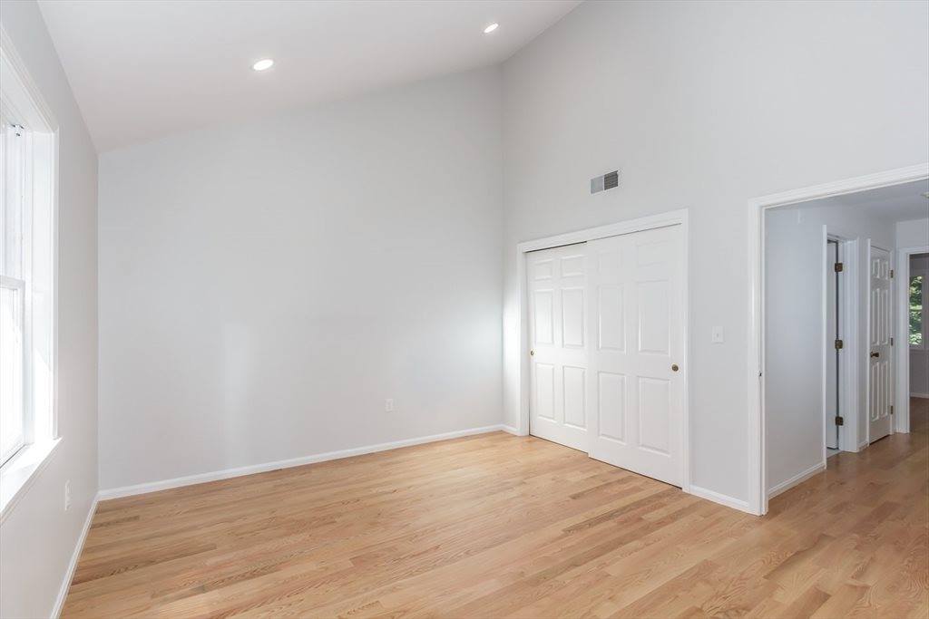 95 Tennis Plaza Rd, Dracut, MA 01826