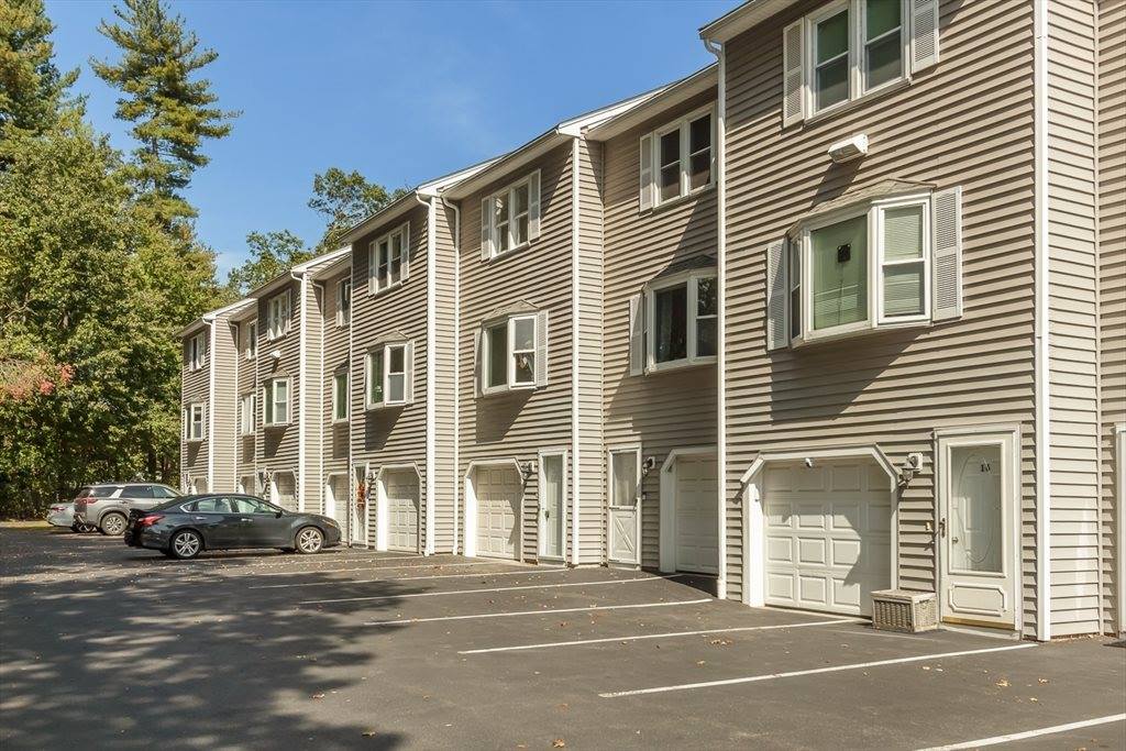 95 Tennis Plaza Rd, Dracut, MA 01826