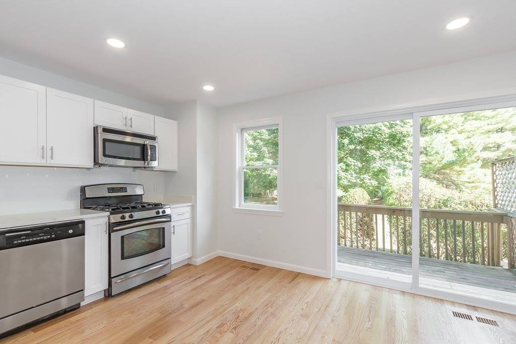 95 Tennis Plaza Rd, Dracut, MA 01826