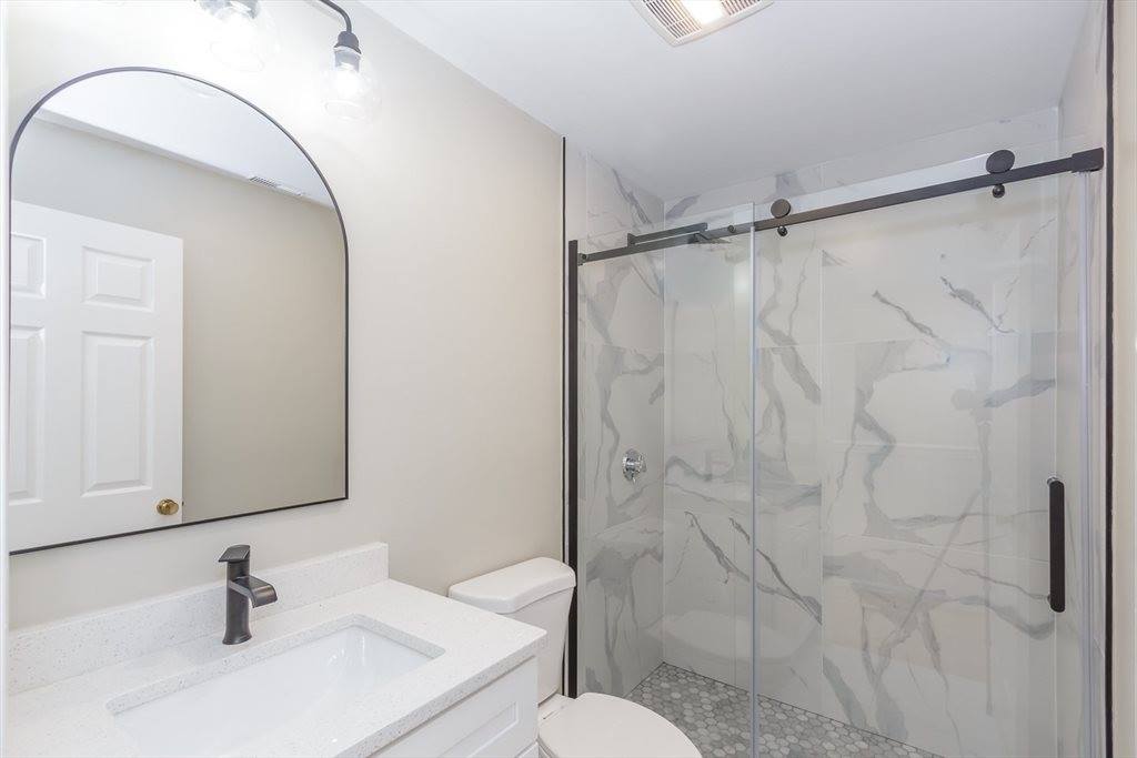 95 Tennis Plaza Rd, Dracut, MA 01826