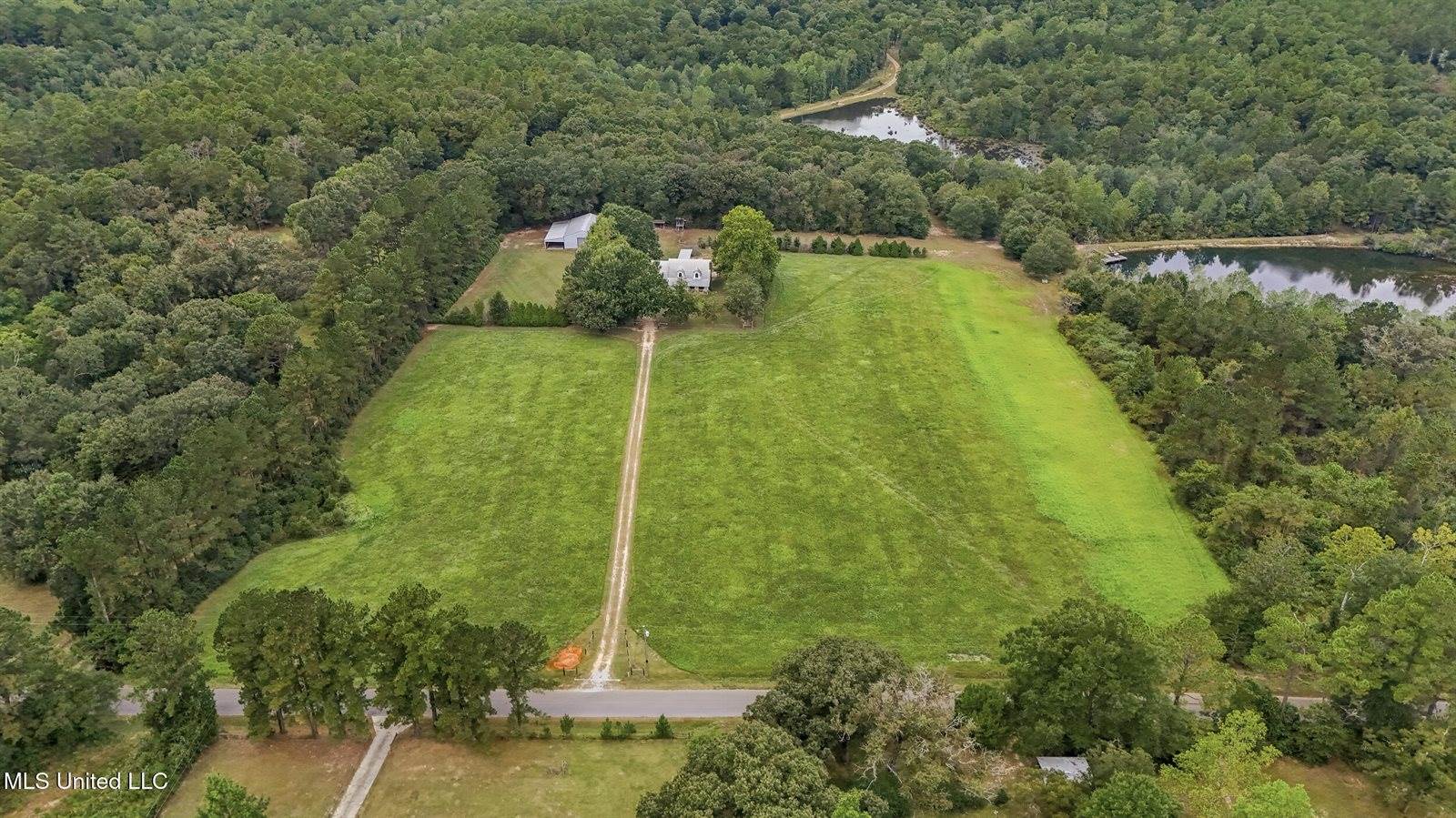 2134 Crenshaw Road, Lucedale, MS 39452