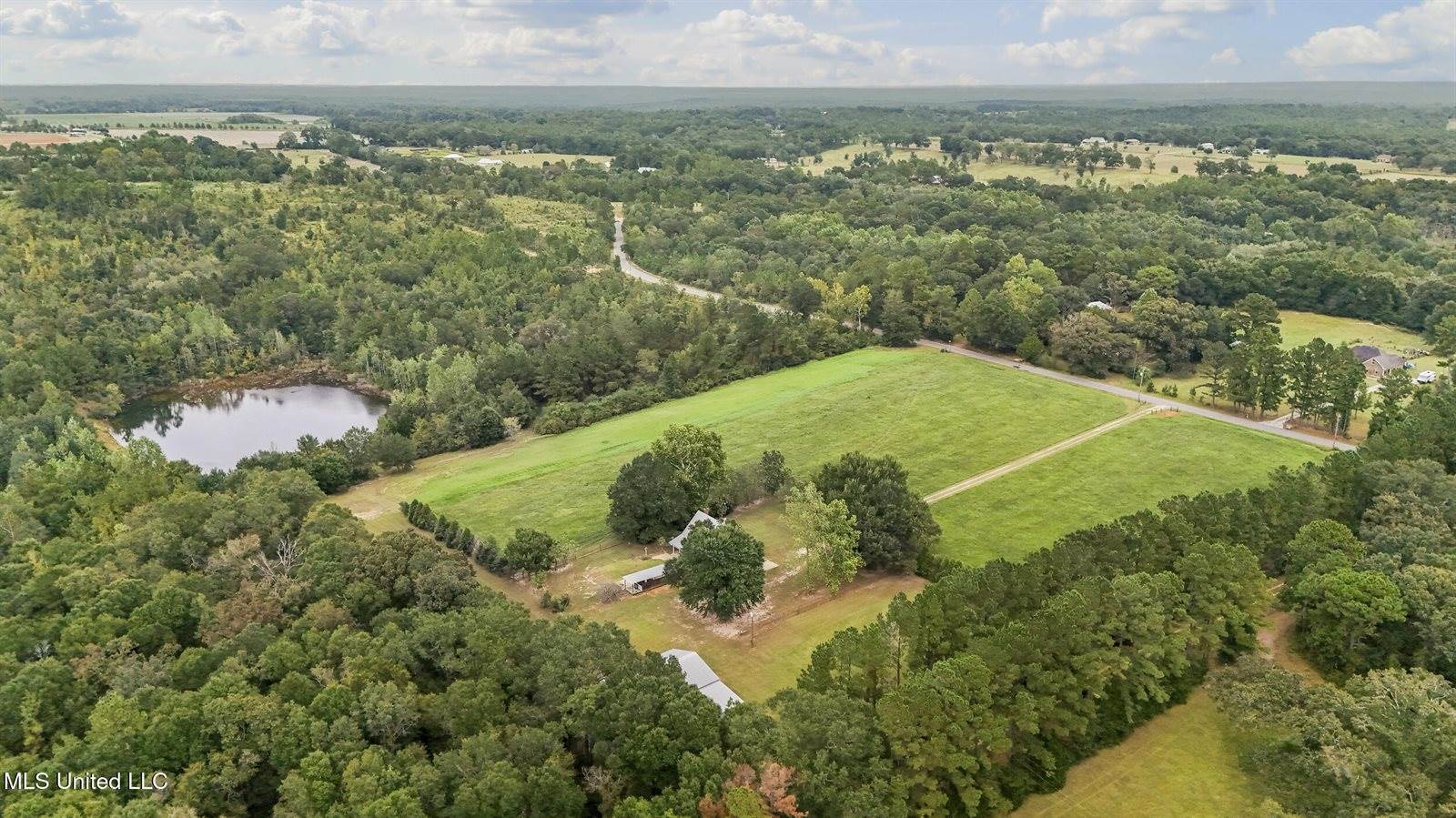 2134 Crenshaw Road, Lucedale, MS 39452