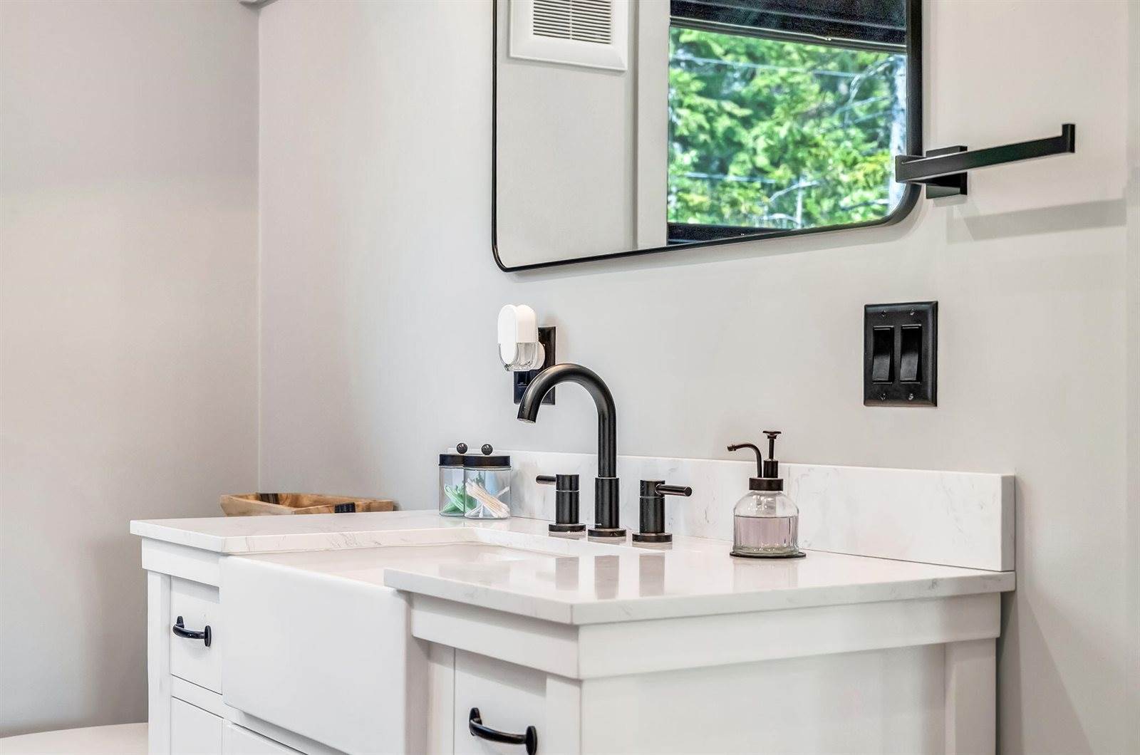 39 Pratt Lane, Danforth, ME 04424