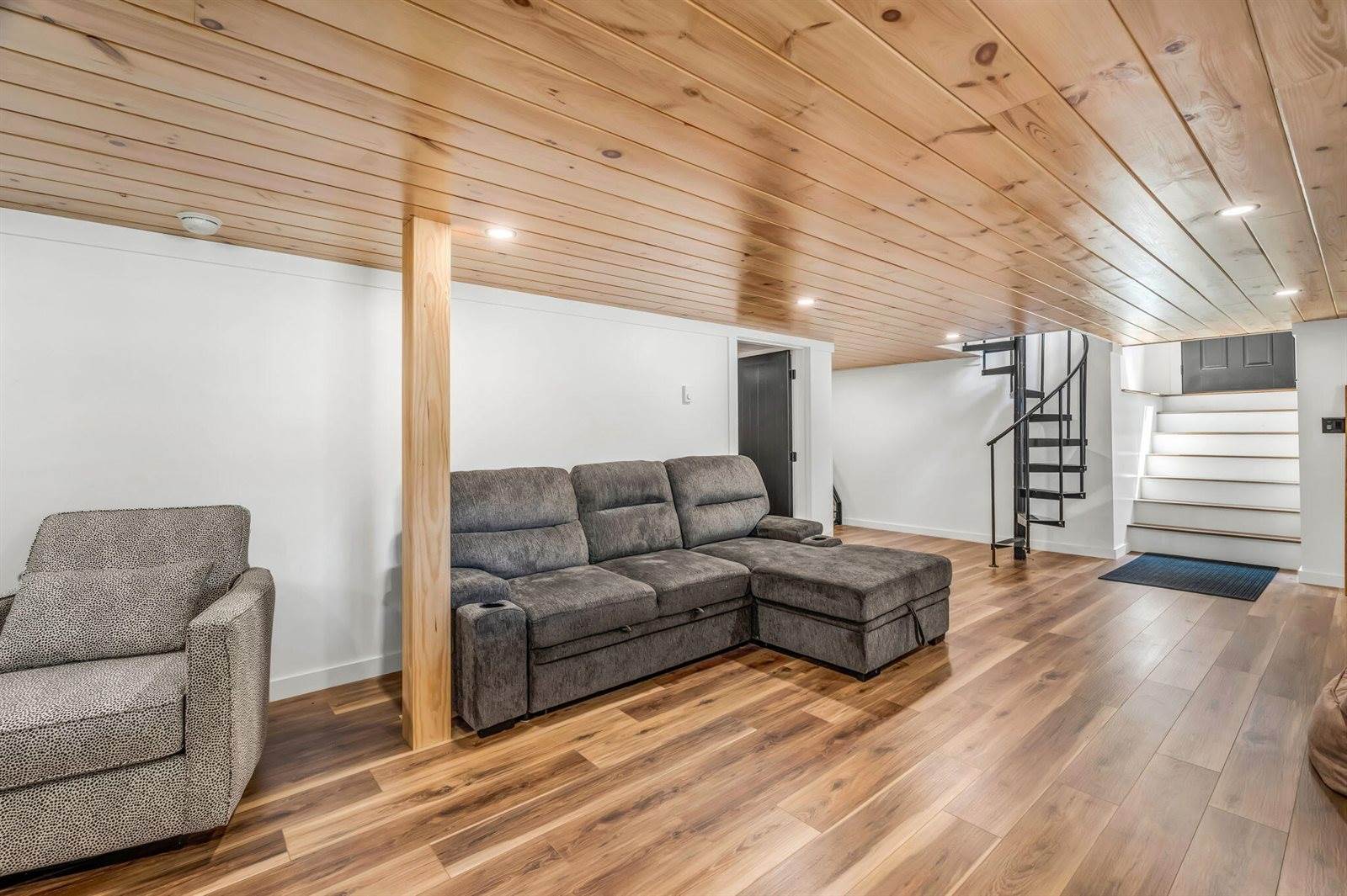 39 Pratt Lane, Danforth, ME 04424