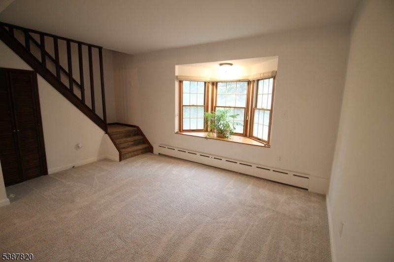 89 Pearl St, Bridgewater Township, NJ 08807