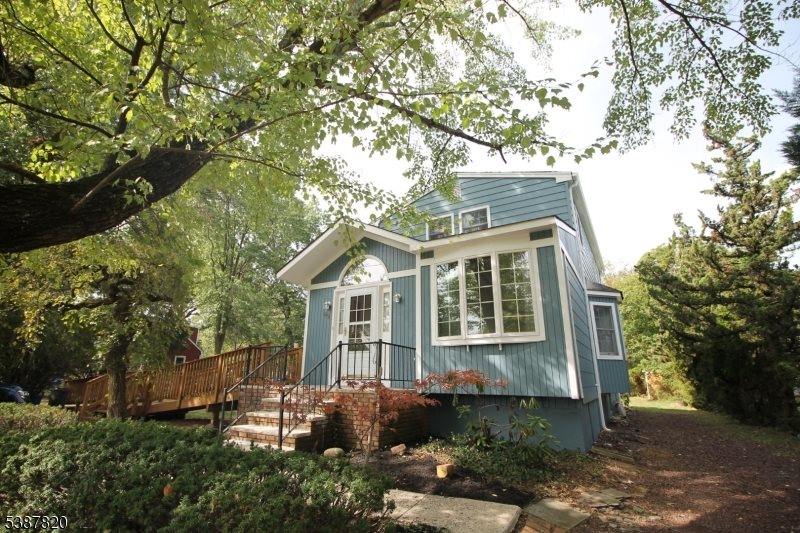 89 Pearl St, Bridgewater Township, NJ 08807