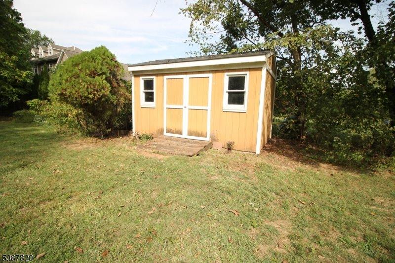 89 Pearl St, Bridgewater Township, NJ 08807