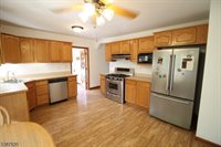 89 Pearl St, Bridgewater Township, NJ 08807