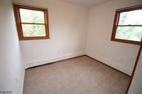 89 Pearl St, Bridgewater Township, NJ 08807