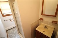 89 Pearl St, Bridgewater Township, NJ 08807