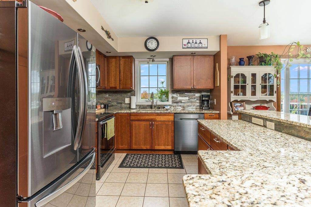 56 Royal Ridge Road, Holden, ME 04429