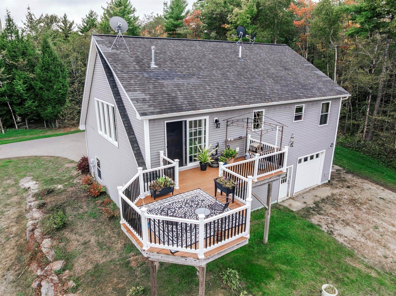 56 Royal Ridge Road, Holden, ME 04429