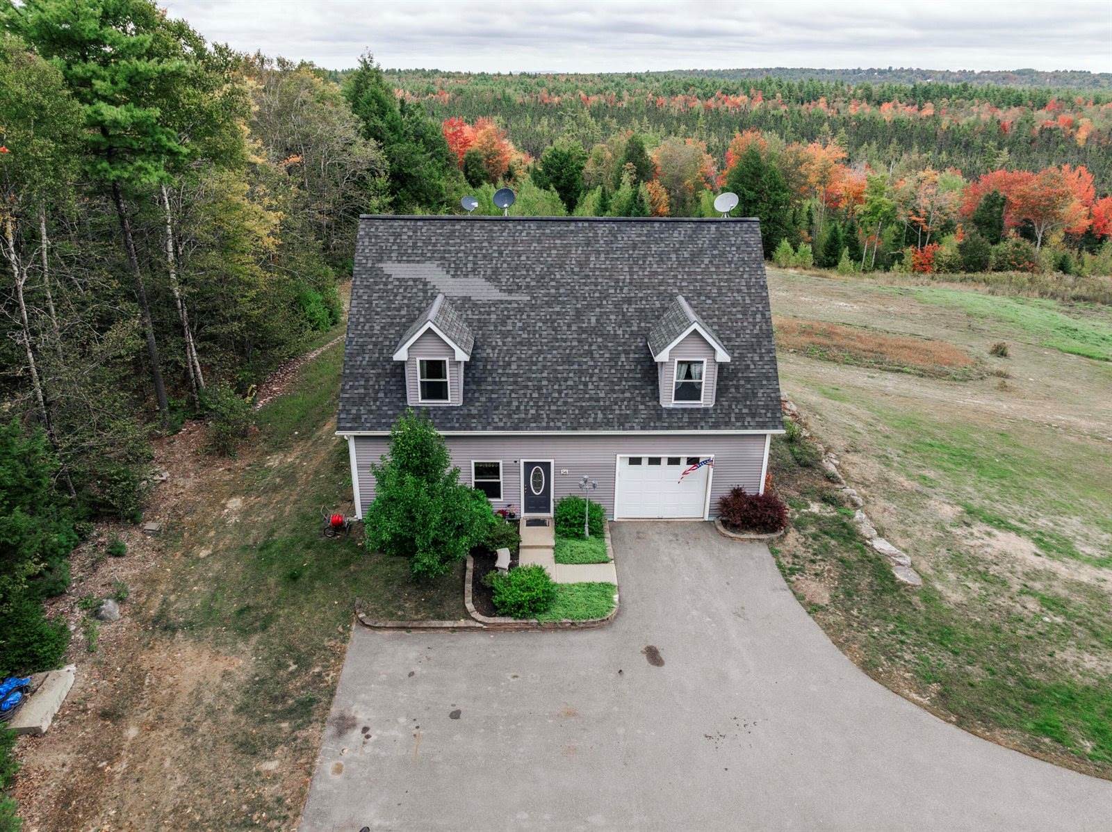 56 Royal Ridge Road, Holden, ME 04429