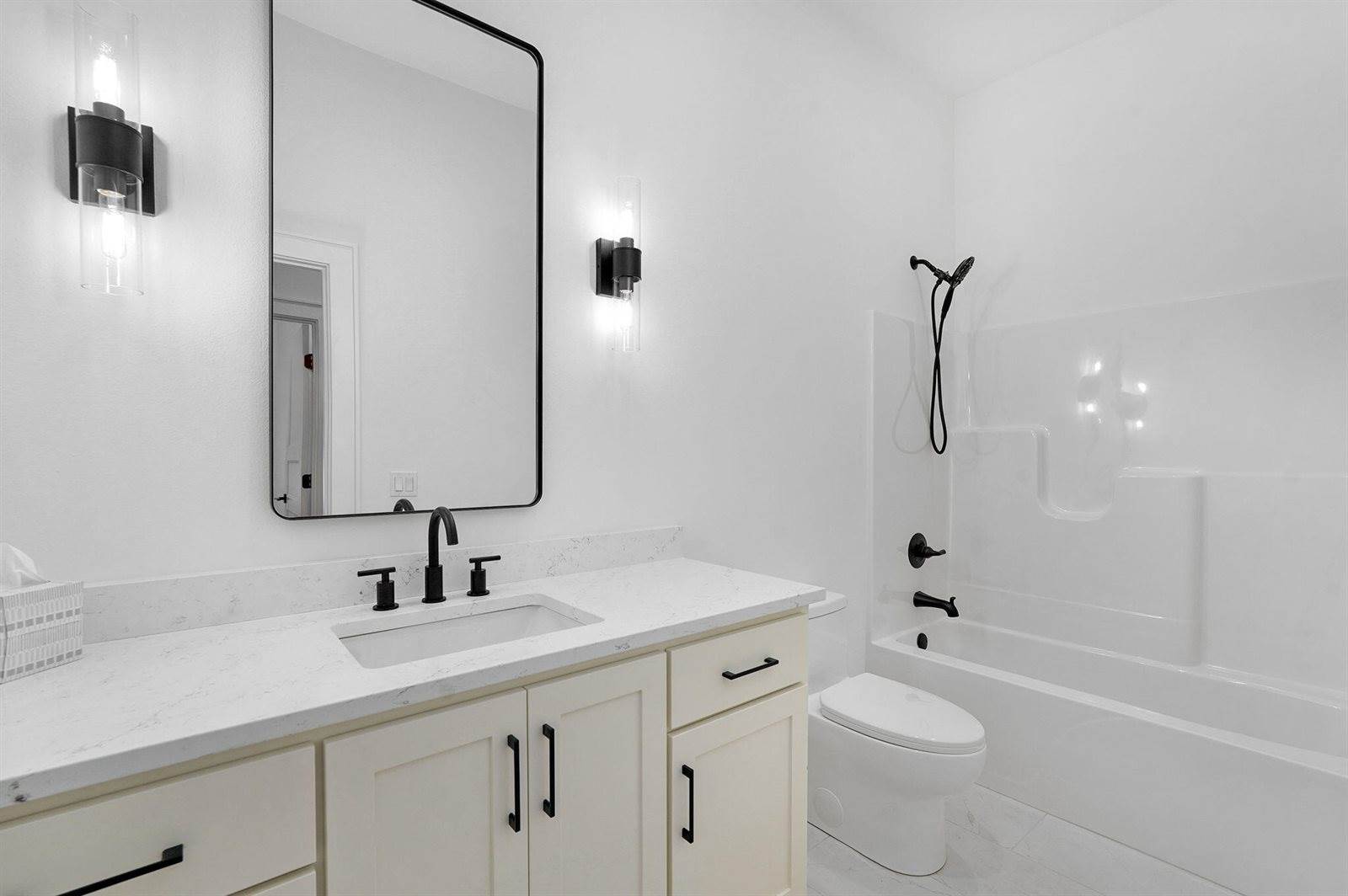 1688 East Cobblestone Drive, Ozark, MO 65721