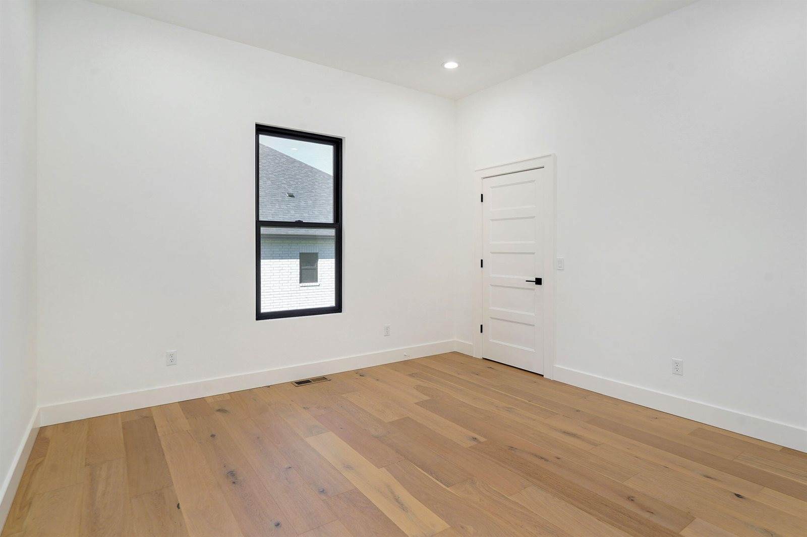 1688 East Cobblestone Drive, Ozark, MO 65721