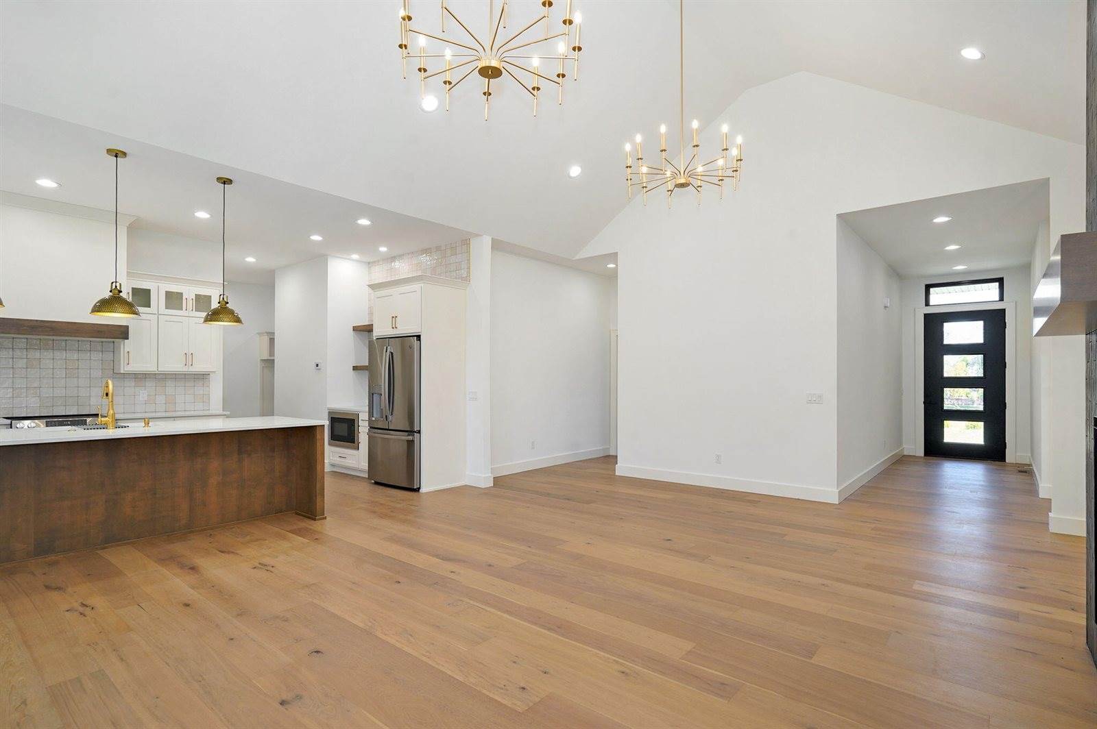 1688 East Cobblestone Drive, Ozark, MO 65721