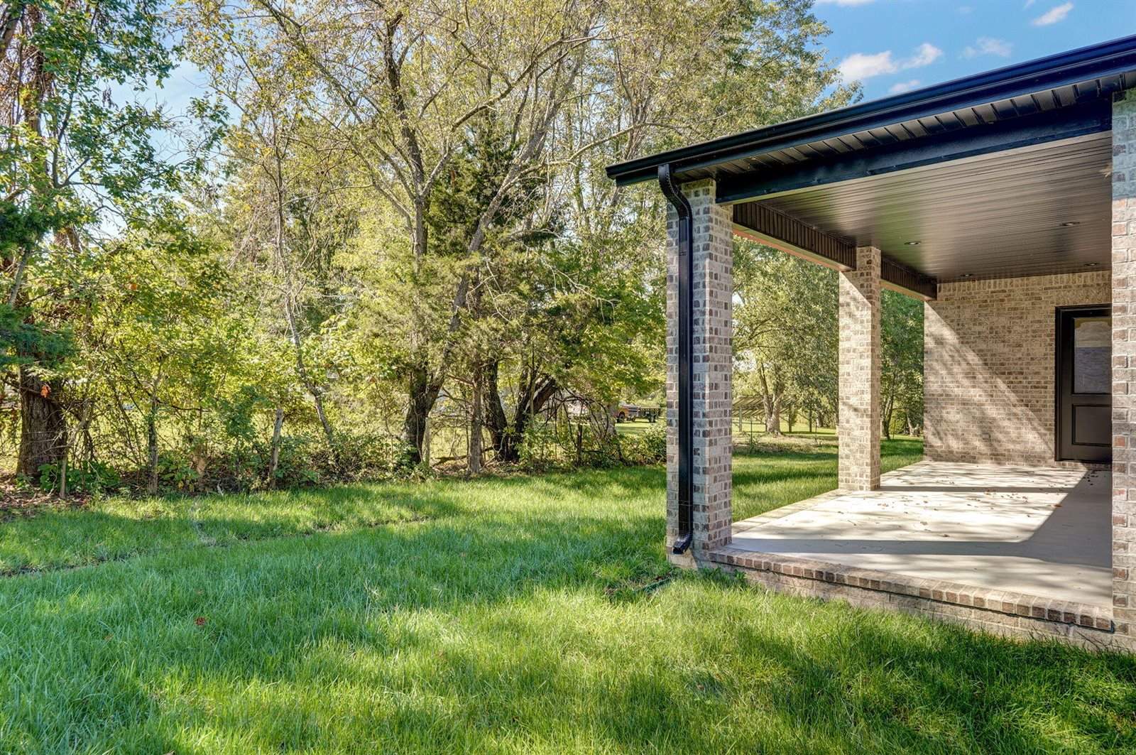 1688 East Cobblestone Drive, Ozark, MO 65721