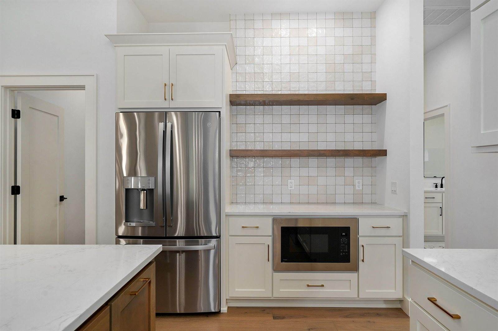 1702 East Cobblestone Drive, Ozark, MO 65721