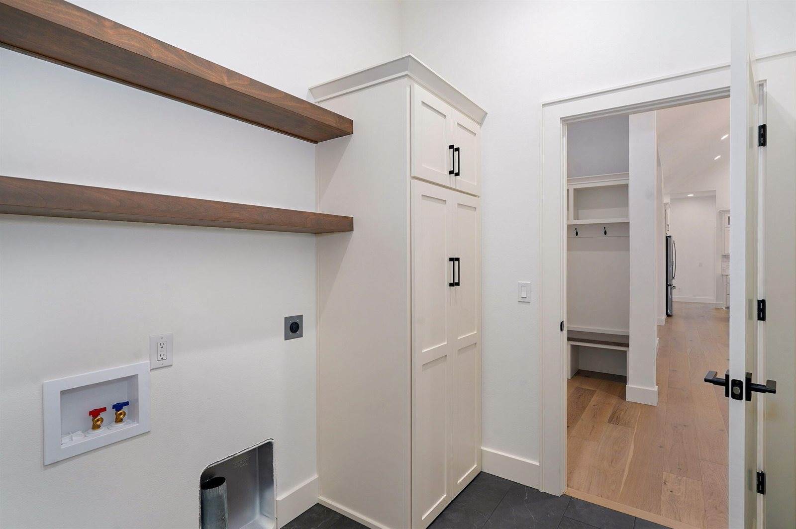 1702 East Cobblestone Drive, Ozark, MO 65721