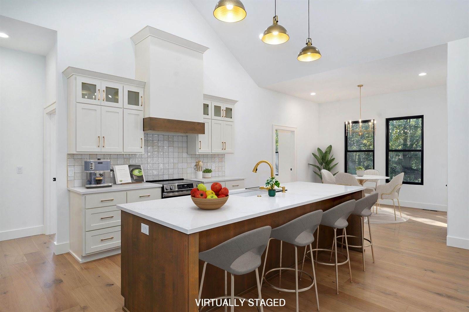 1702 East Cobblestone Drive, Ozark, MO 65721