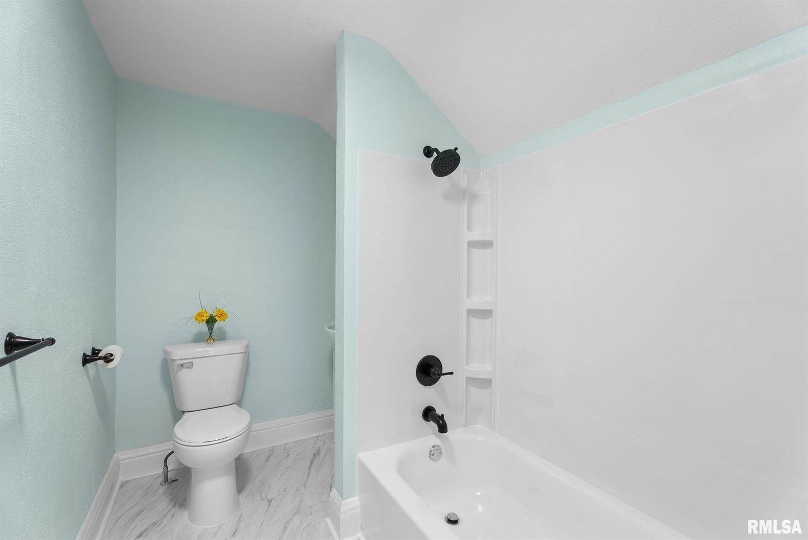 2326 5TH Street, Moline, IL 61265