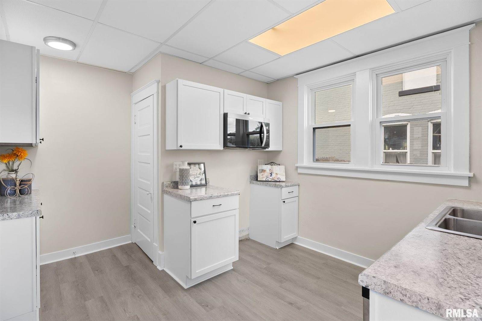 2326 5TH Street, Moline, IL 61265