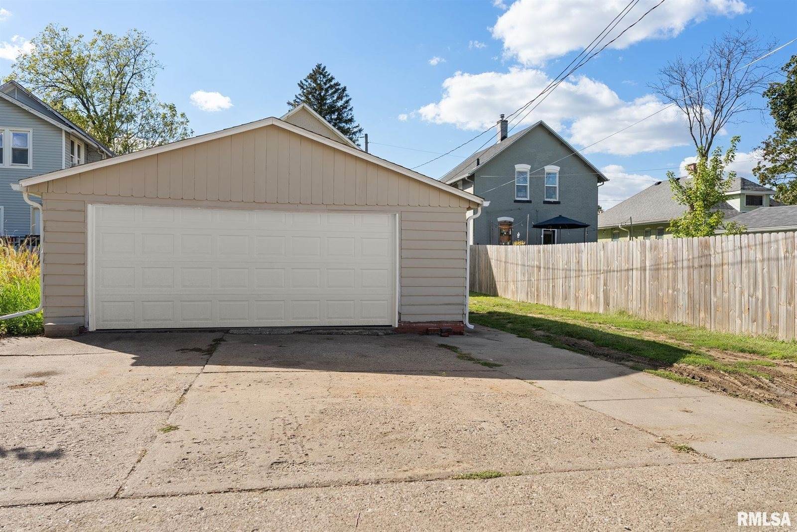 2326 5TH Street, Moline, IL 61265