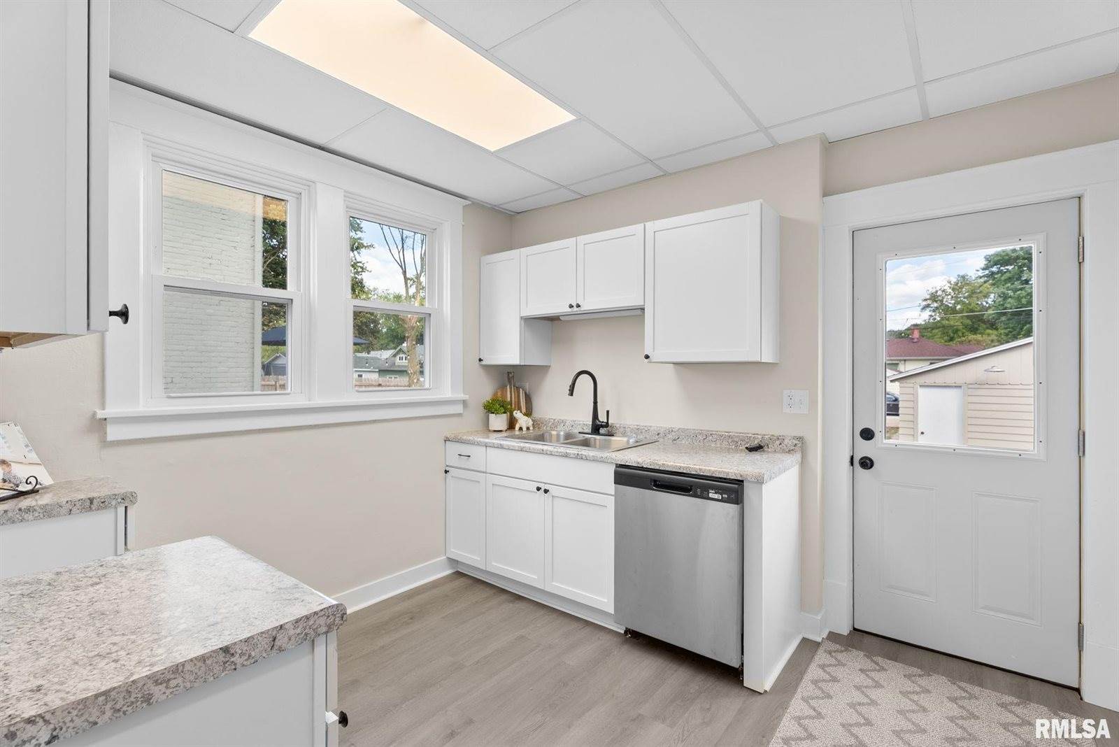 2326 5TH Street, Moline, IL 61265