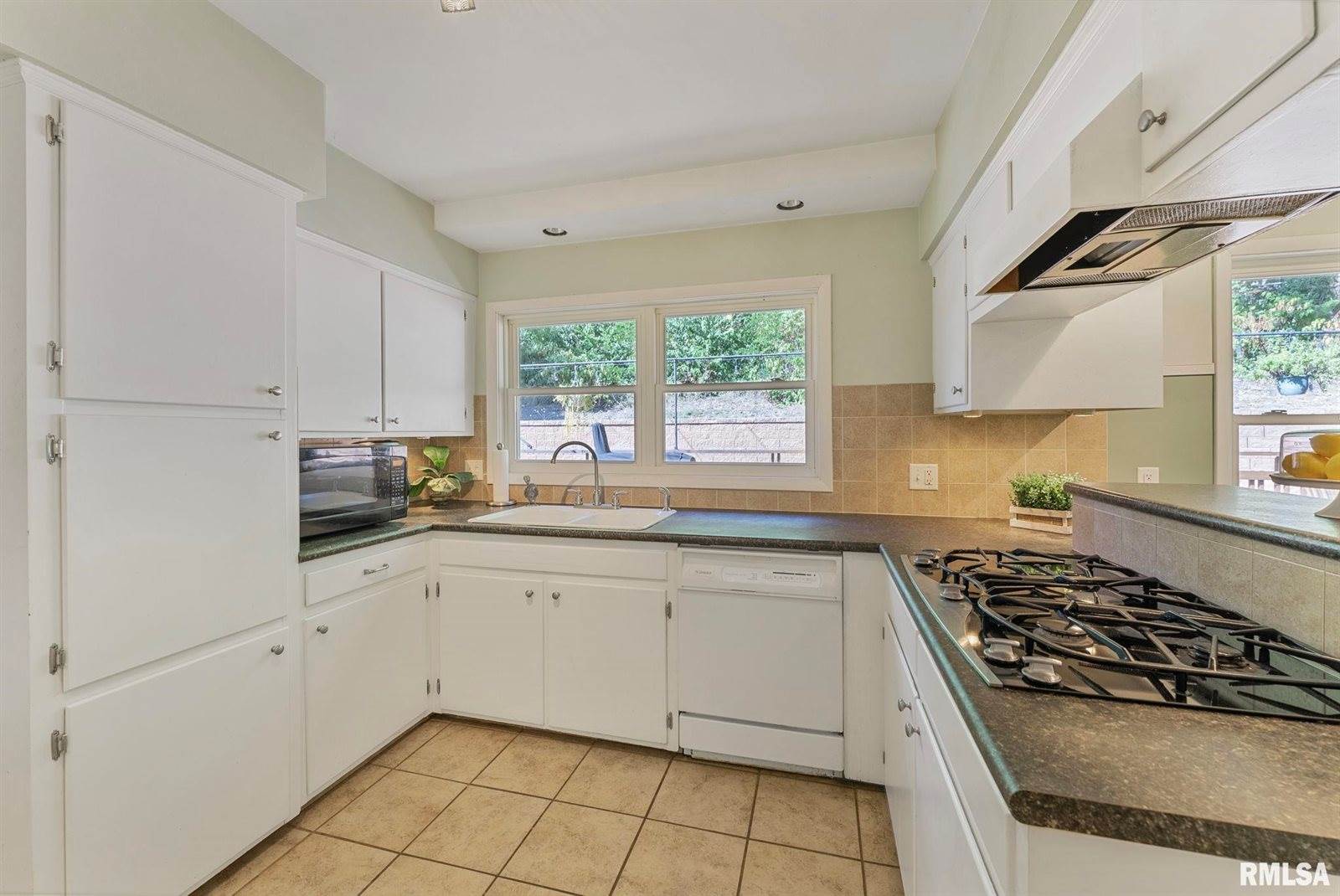 740 Mississippi Boulevard, Bettendorf, IA 52722