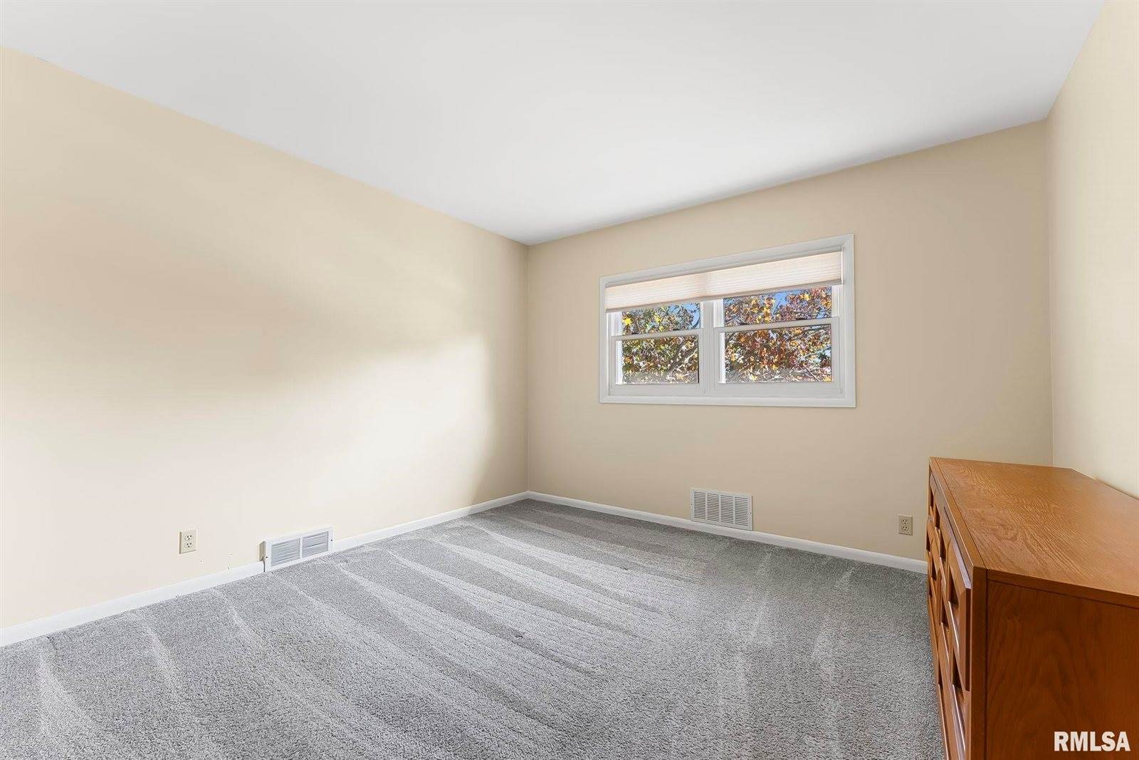 740 Mississippi Boulevard, Bettendorf, IA 52722