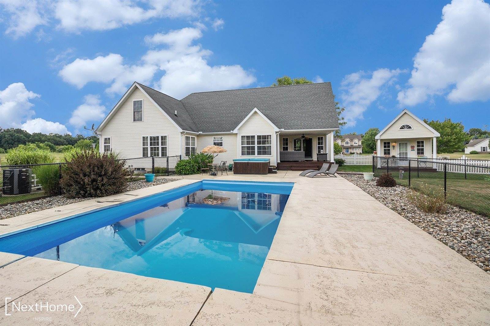 3833 Emmaus Lane, OceolaTownship_Livingston, MI 48855