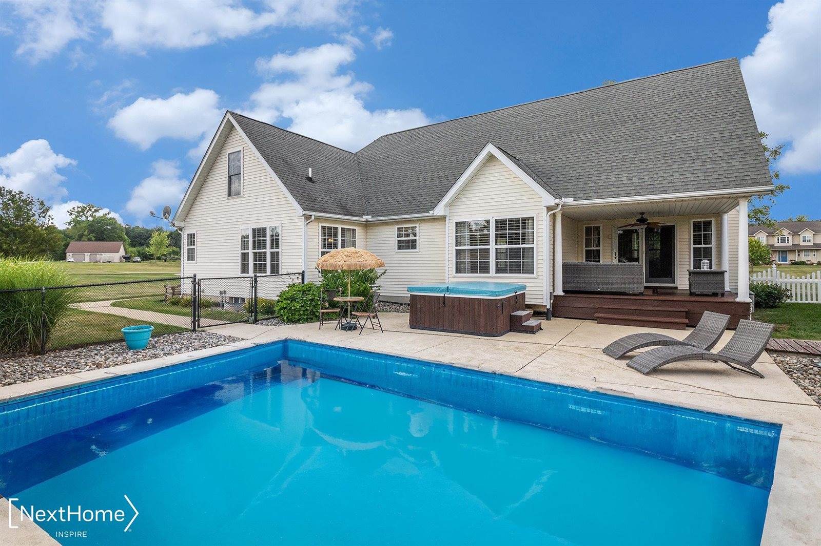 3833 Emmaus Lane, OceolaTownship_Livingston, MI 48855