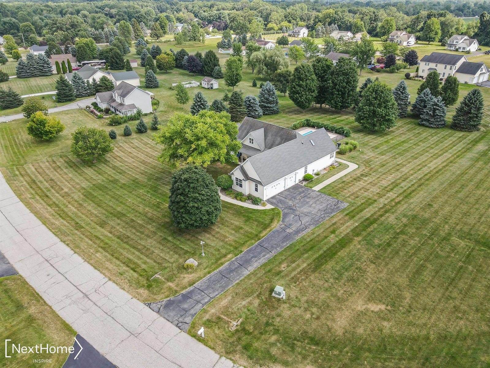 3833 Emmaus Lane, OceolaTownship_Livingston, MI 48855