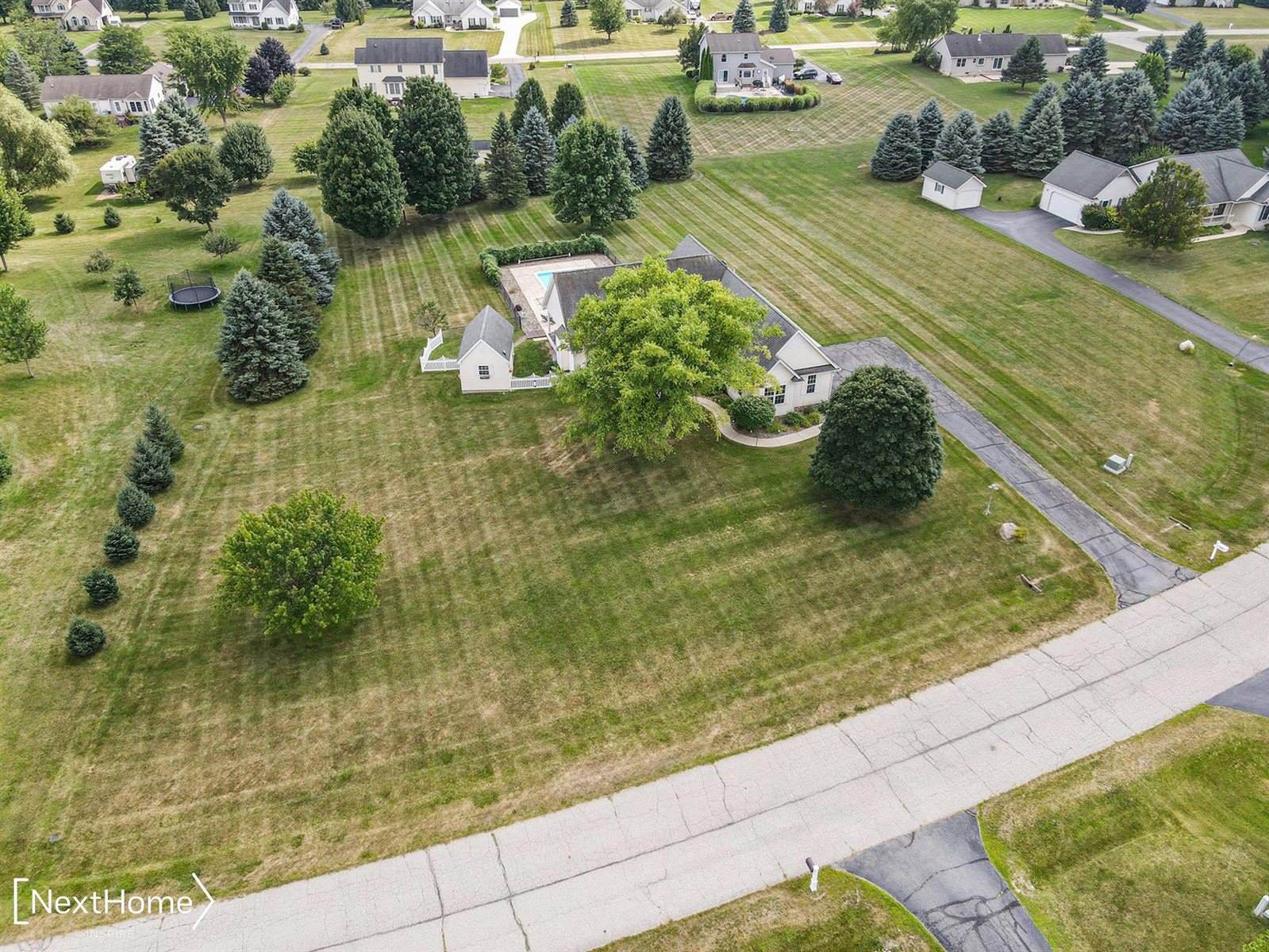 3833 Emmaus Lane, OceolaTownship_Livingston, MI 48855