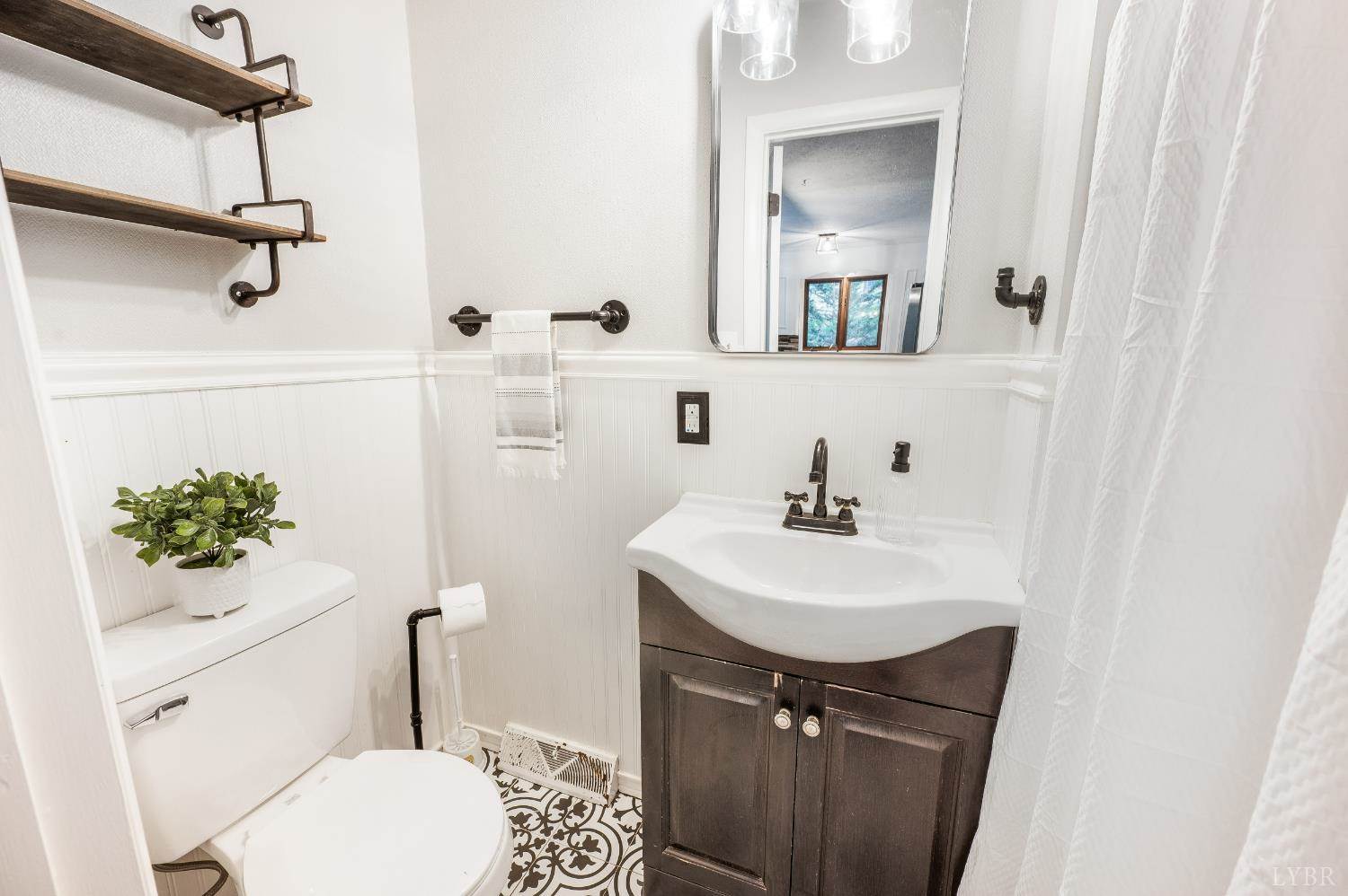 106 Constitution Way, Forest, VA 24551