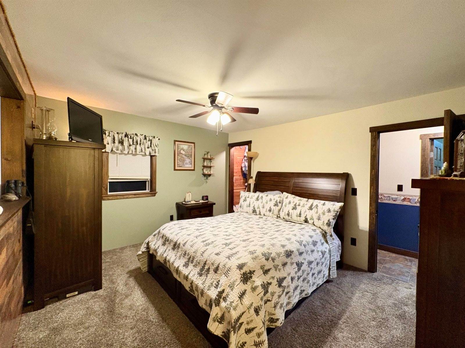 557 Enfield Road, Lincoln, ME 04457