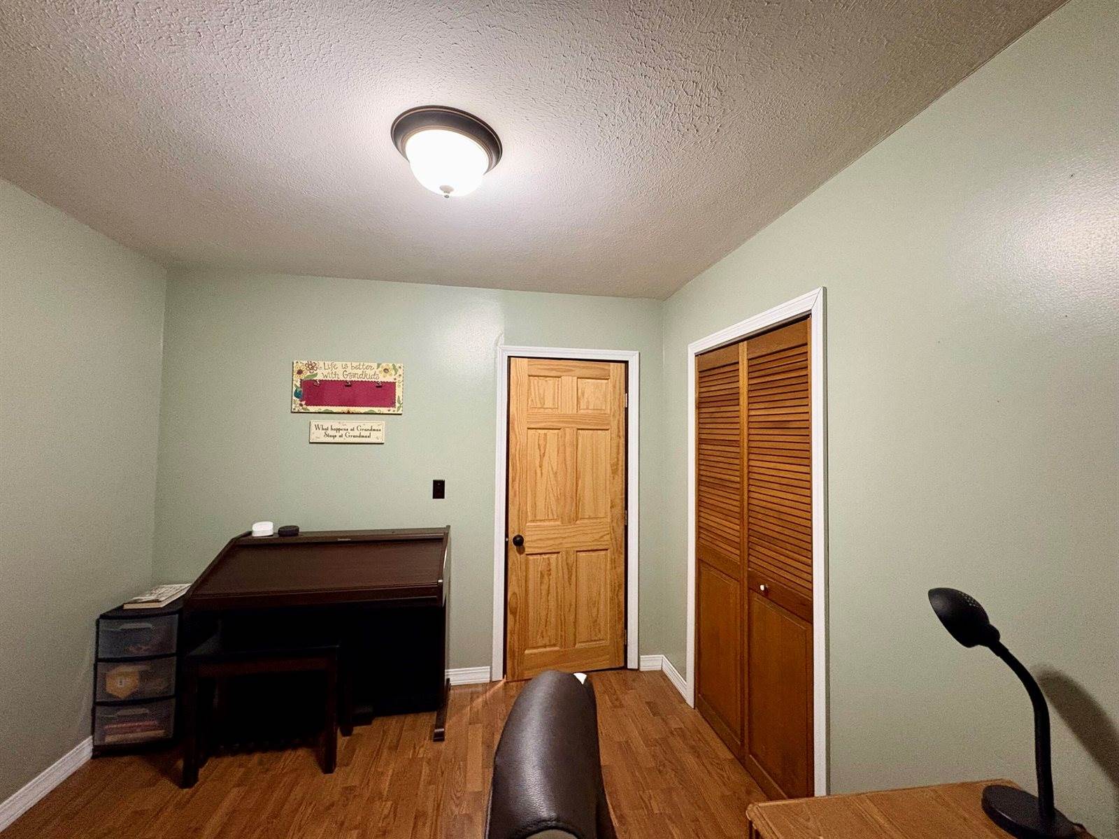 557 Enfield Road, Lincoln, ME 04457