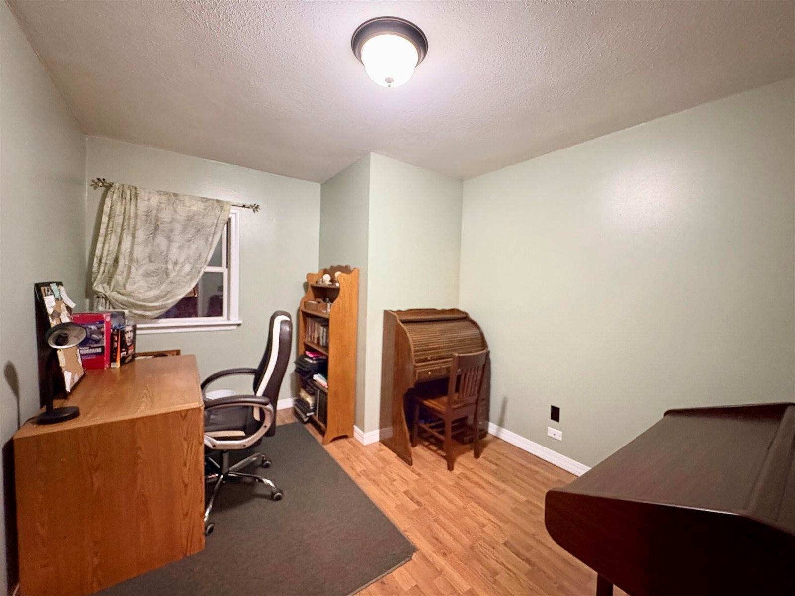 557 Enfield Road, Lincoln, ME 04457