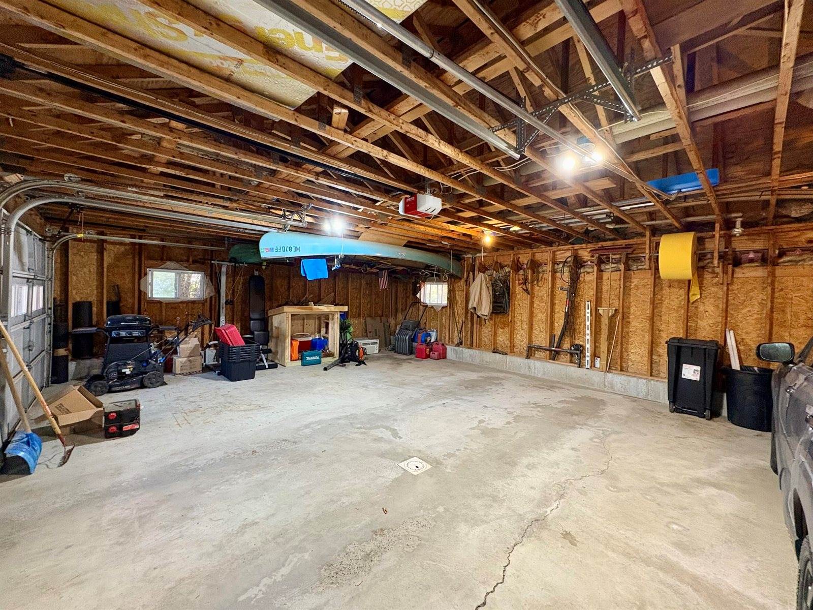 557 Enfield Road, Lincoln, ME 04457